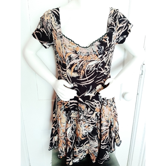 Minkpink Floral Mini Dress - Picture 2 of 7